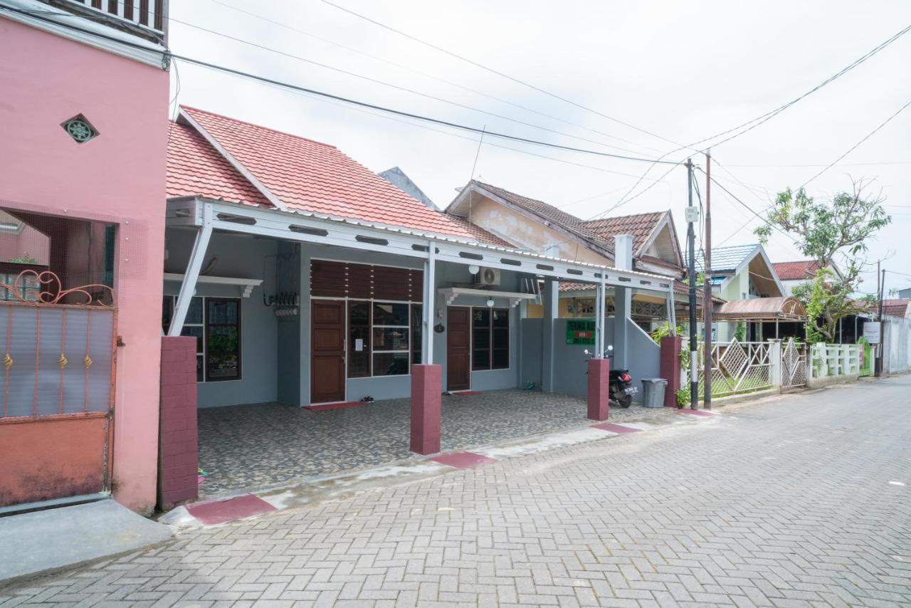 Готель Koolkost Syariah Near Jalan Ahmad Yani Banjarmasin Sungai Lutus Екстер'єр фото